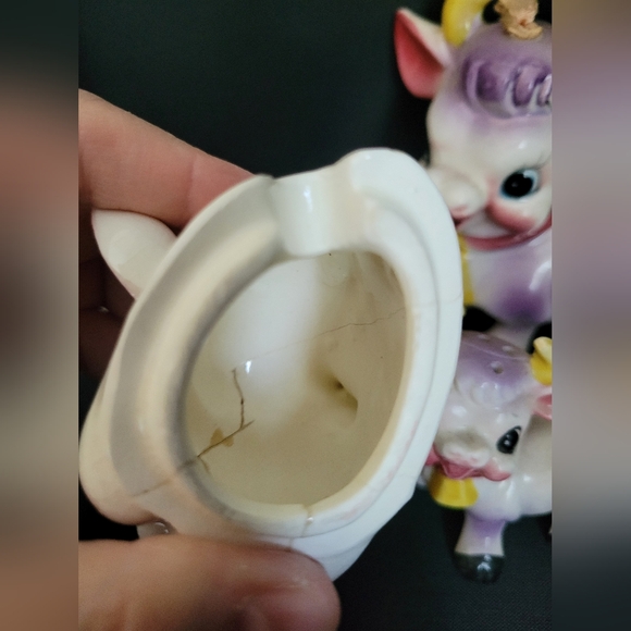 Vintage collectible cow with bells set: suger, creamer, salt & pepper shakers - Picture 16 of 16